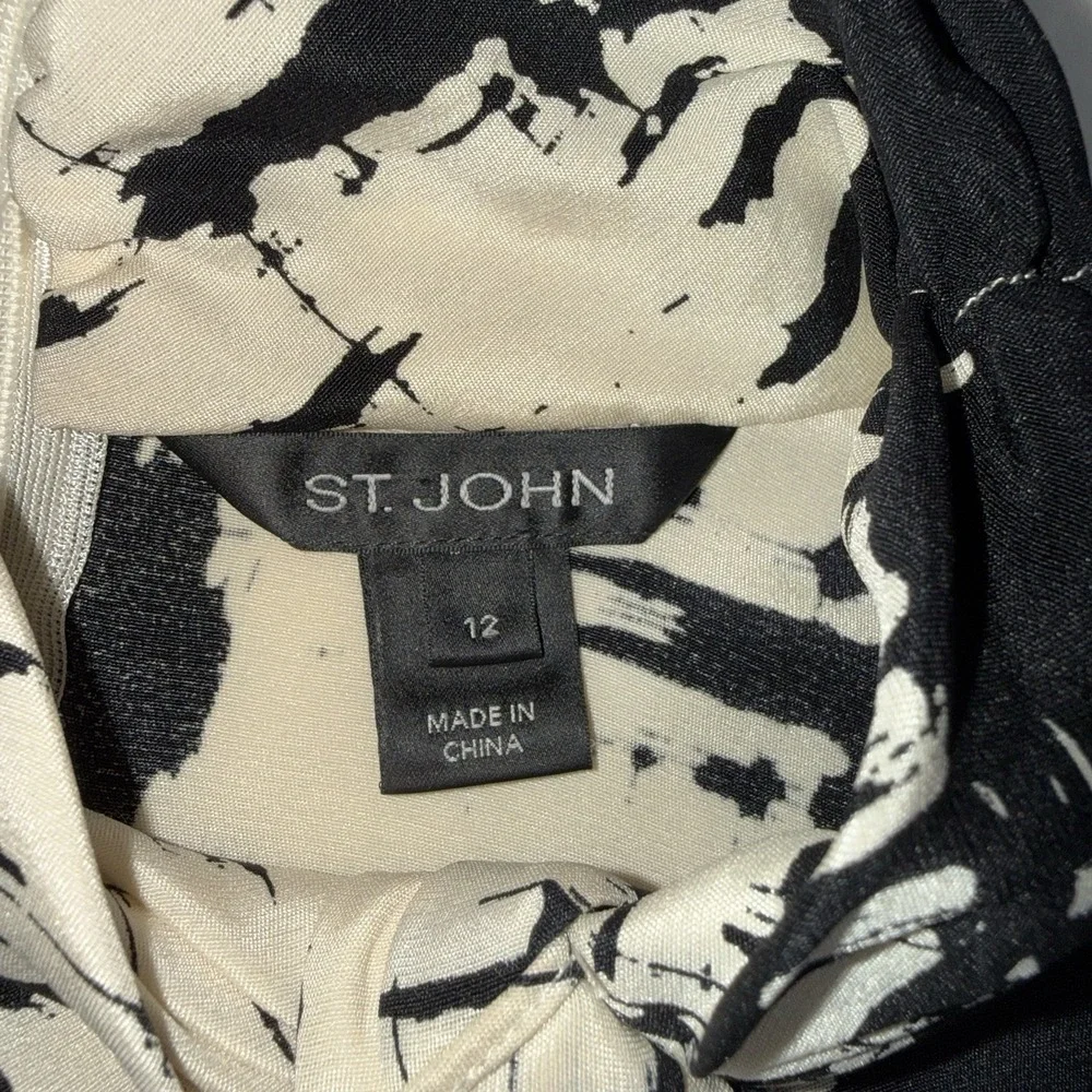 St John Silk Blend Sleeveless Blouse Womans Sz 12 Career Capsule Chic Old Money